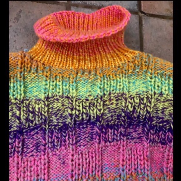 HAND KNITTED MULTI-COLOR ASYMMETRICAL SWEATER - Picture 7 of 8